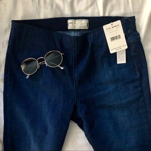 Free People Jeans - πNWTπ FREE PEOPLE bell bottom jeans Free People Jeans - πNWTπ FREE PEOPLE bell bottom jeans